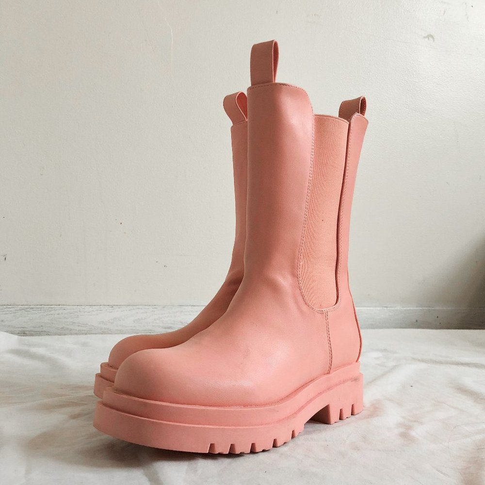 NWOT Pink Chunky boots